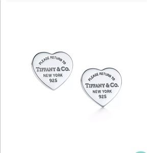 Return to Tiffany™
Heart Tag Stud Earrings
in Silver, Mini